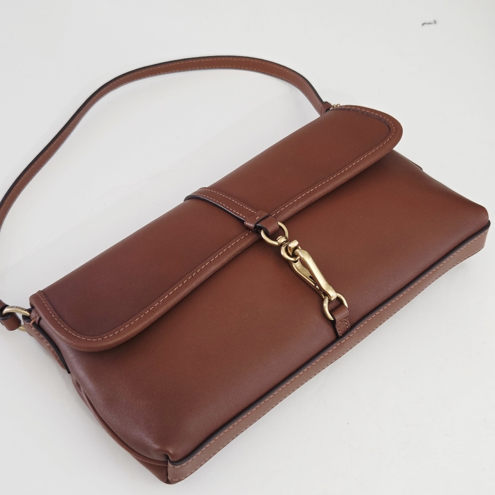 LIKE NEW COACH HAMPTONS 1941 SADDLE BAG BROWN WITH BRASS HARDWARE - Picture 8 of 12